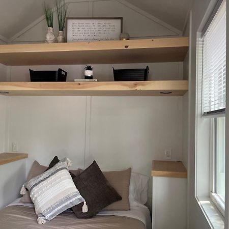 The Tiny Getaway Home อลิซาเบธทาวน์ ภายนอก รูปภาพ